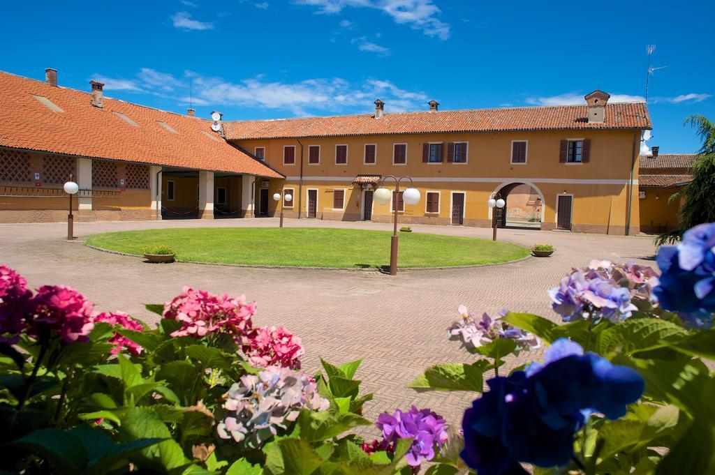 Borgo Zelata Aparthotel Bereguardo Екстериор снимка